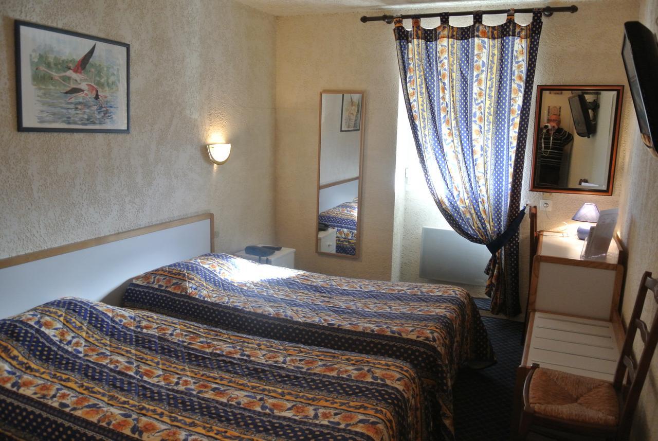 Logis Heraclee Saint-Gilles  Exteriör bild